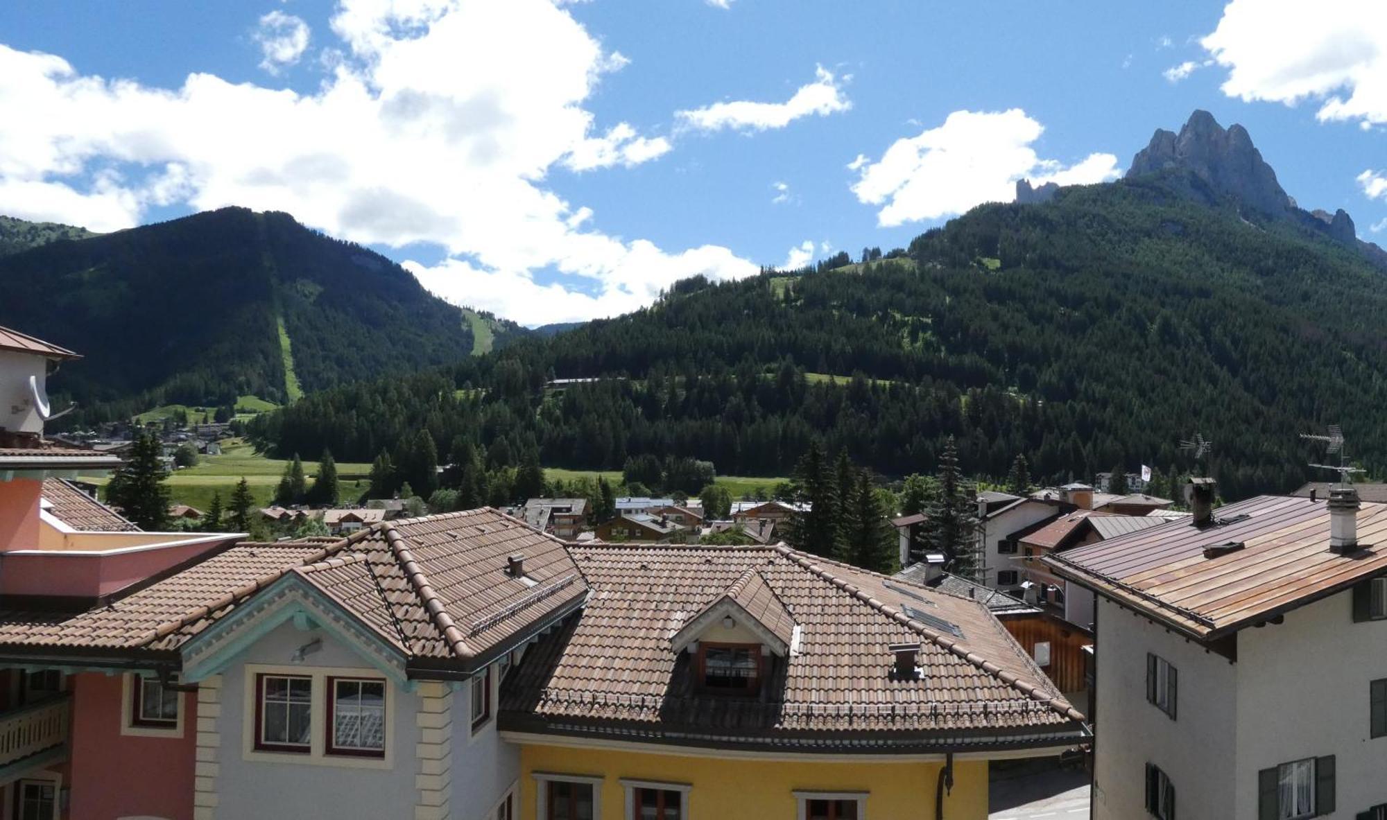 Ferienwohnung Casa Al Mesdi Pozza di Fassa Exterior foto