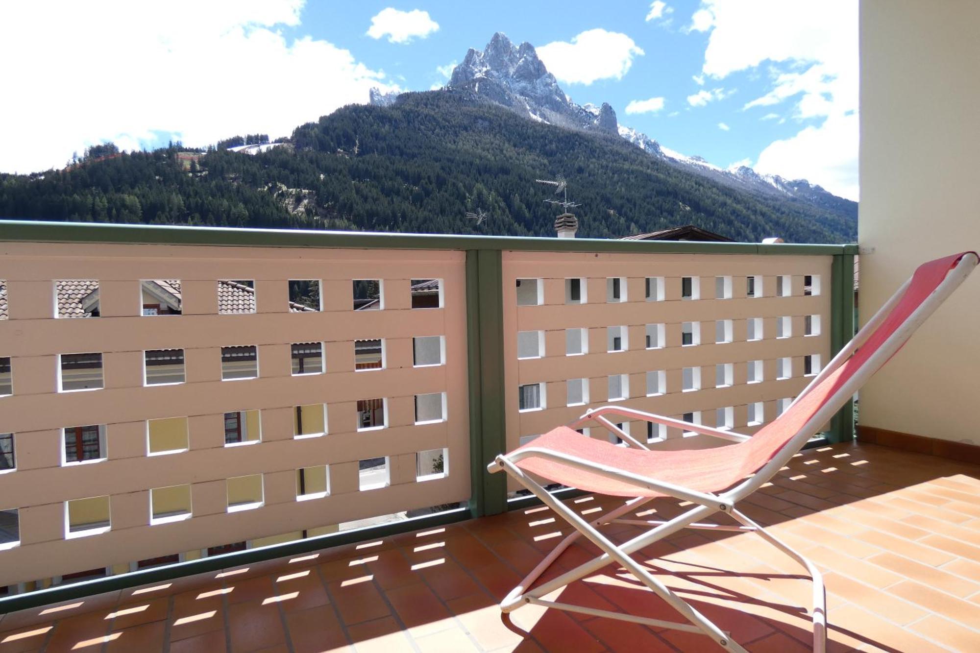 Ferienwohnung Casa Al Mesdi Pozza di Fassa Exterior foto
